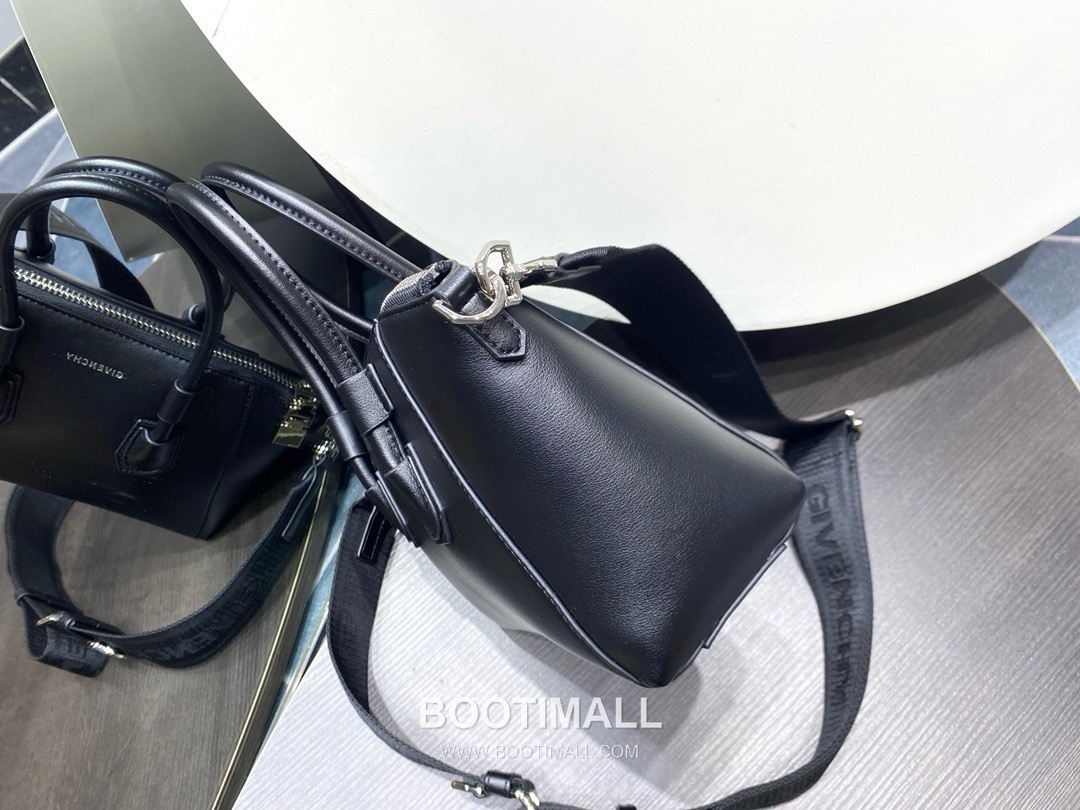Givenchy Antigona Small Size Leather Black Shoulder Bag 지방시 안티고나 스몰 사이즈 레더 블랙 숄더백 3