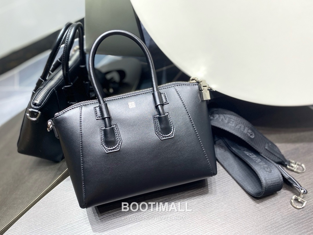 Givenchy Antigona Small Size Leather Black Shoulder Bag 지방시 안티고나 스몰 사이즈 레더 블랙 숄더백 4