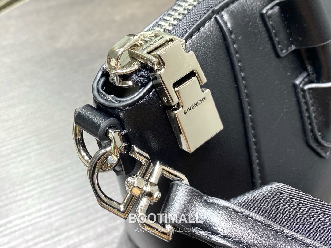 Givenchy Antigona Small Size Leather Black Shoulder Bag 지방시 안티고나 스몰 사이즈 레더 블랙 숄더백 7