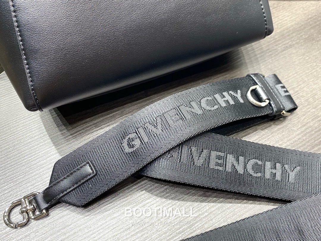 Givenchy Antigona Small Size Leather Black Shoulder Bag 지방시 안티고나 스몰 사이즈 레더 블랙 숄더백 8
