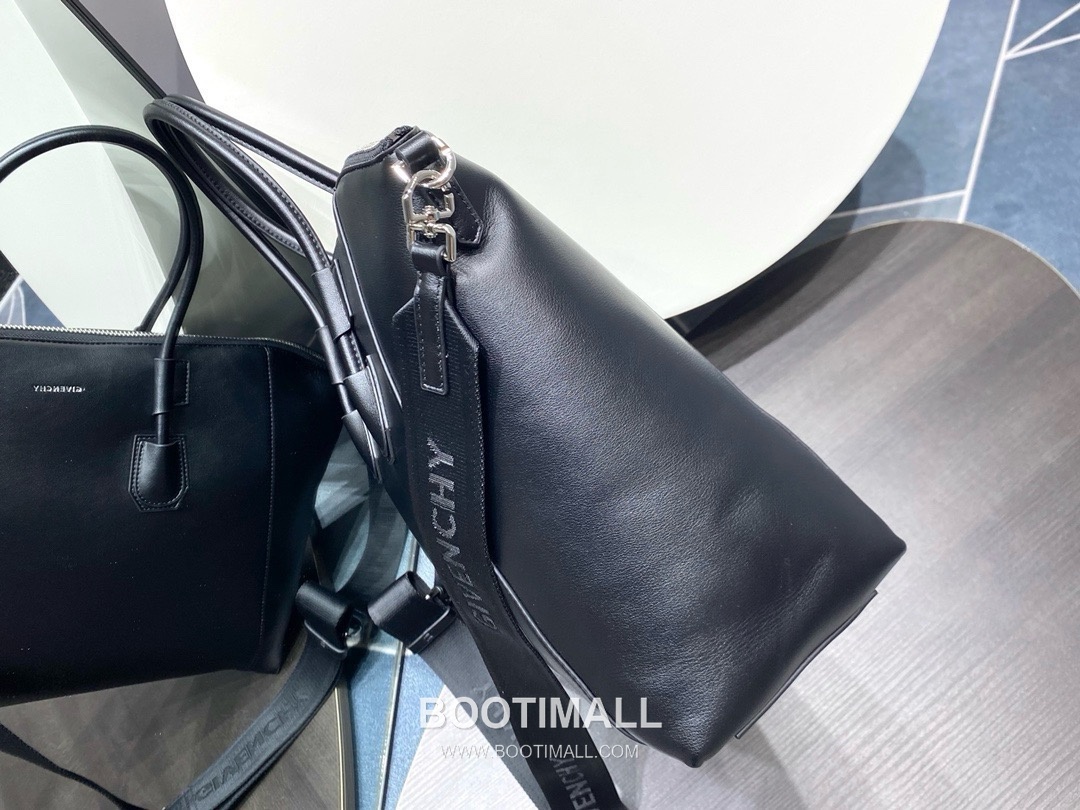 Givenchy Antigona Sport Calfskin Leather Black Shoulder Bag 지방시 안티고나 스포츠 카프스킨 레더 블랙 숄더백 48cm 2