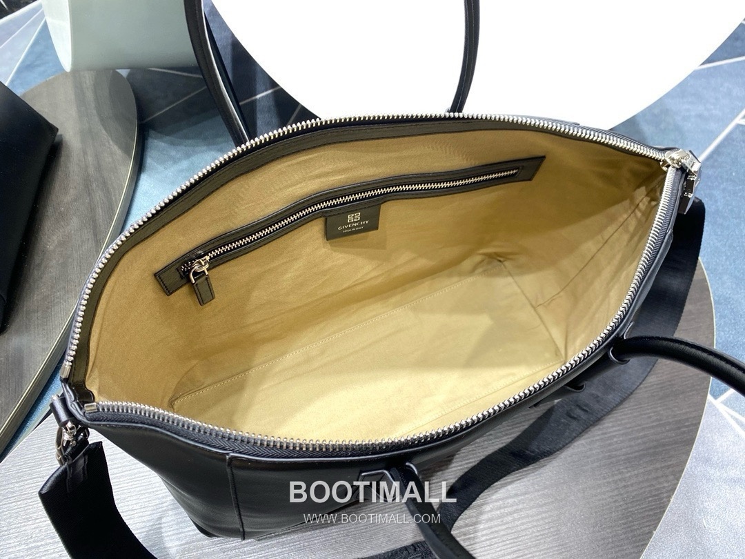 Givenchy Antigona Sport Calfskin Leather Black Shoulder Bag 지방시 안티고나 스포츠 카프스킨 레더 블랙 숄더백 48cm 8