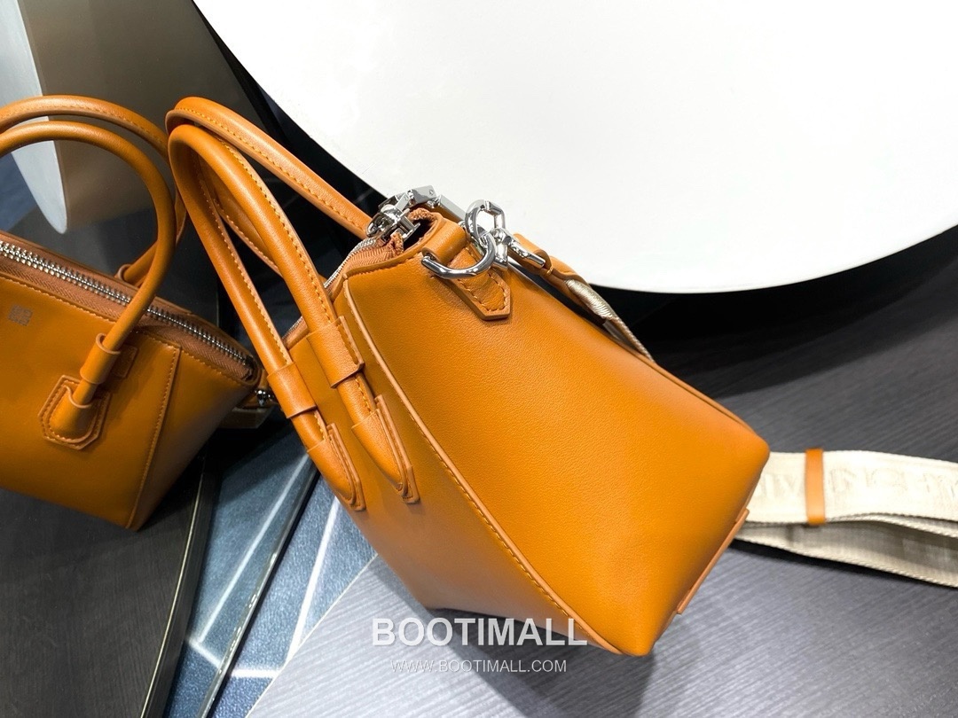 Givenchy Antigona Sport Small Calfskin Leather Orange Top Handle Bag 지방시 안티고나 스포츠 스몰 카프스킨 레더 오렌지 토트백 26cm 2