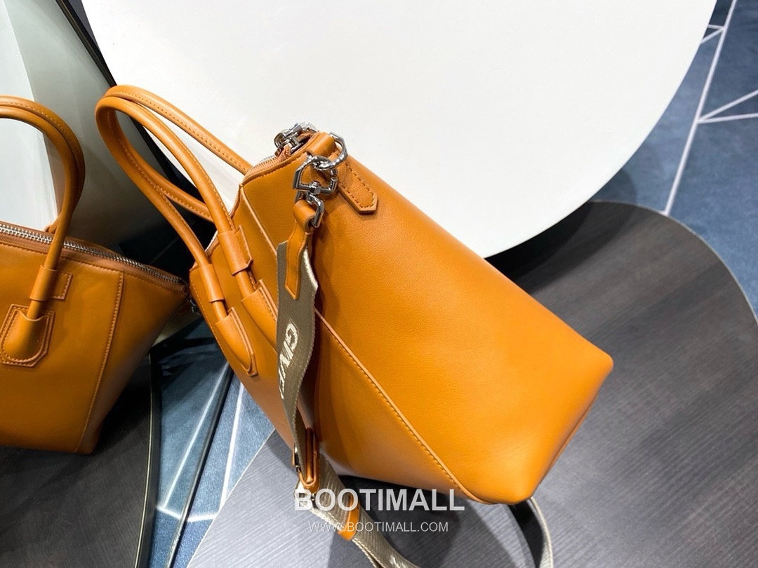 Givenchy Antigona Sport Medium Calfskin Orange Top Handle Bag 지방시 안티고나 스포츠 미디엄 카프스킨 오렌지 탑핸들백 37cm 2