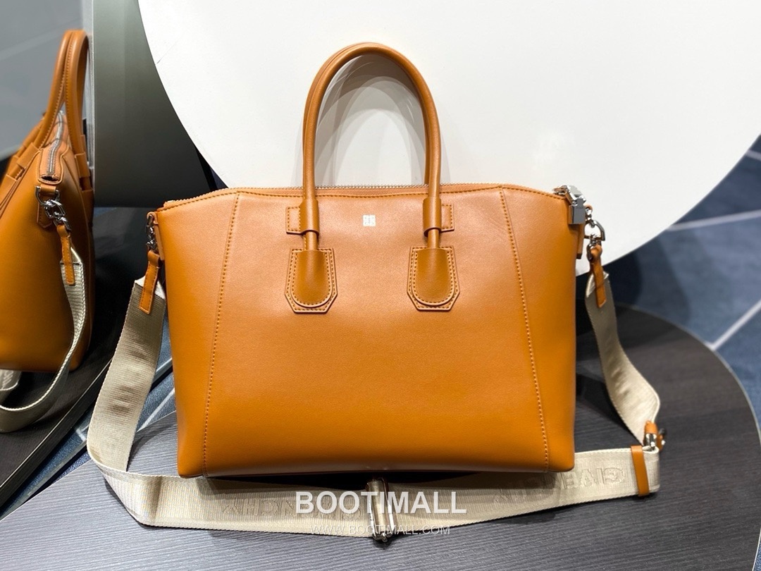 Givenchy Antigona Sport Medium Calfskin Orange Top Handle Bag 지방시 안티고나 스포츠 미디엄 카프스킨 오렌지 탑핸들백 37cm 3