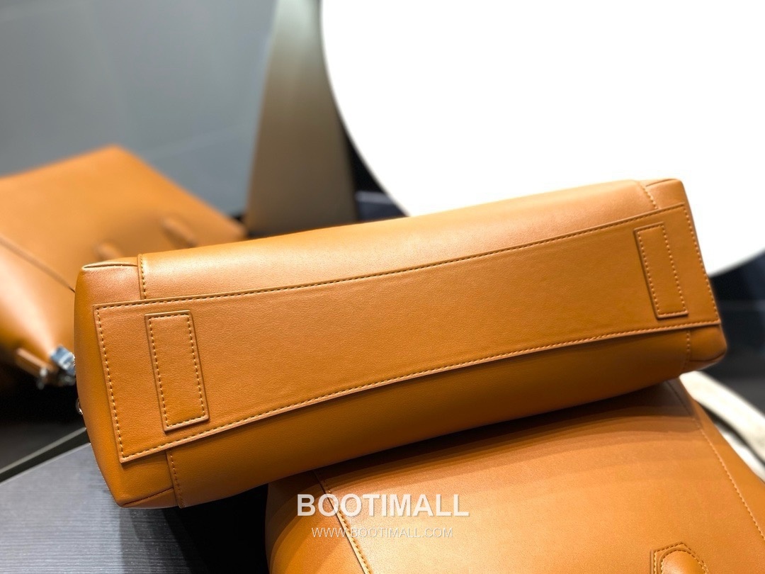 Givenchy Antigona Sport Calfskin Leather Black Shoulder Bag 지방시 안티고나 스포츠 카프스킨 레더 블랙 숄더백 48cm 4