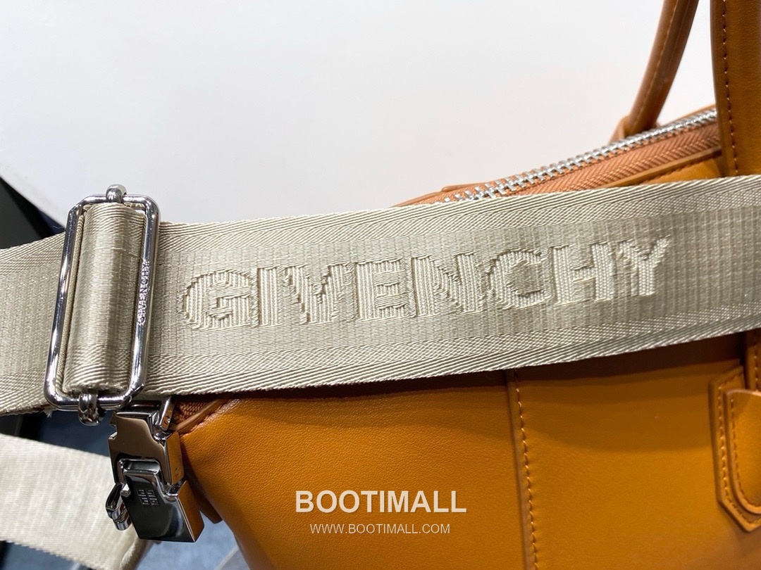 Givenchy Antigona Sport Calfskin Leather Black Shoulder Bag 지방시 안티고나 스포츠 카프스킨 레더 블랙 숄더백 48cm 9