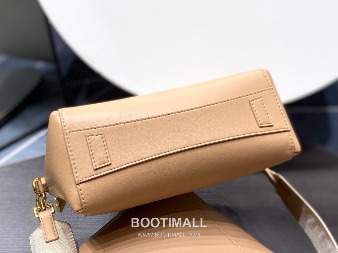 Givenchy Antigona Sport Small Calfskin Leather Orange Top Handle Bag 지방시 안티고나 스포츠 스몰 카프스킨 레더 오렌지 토트백 26cm 4