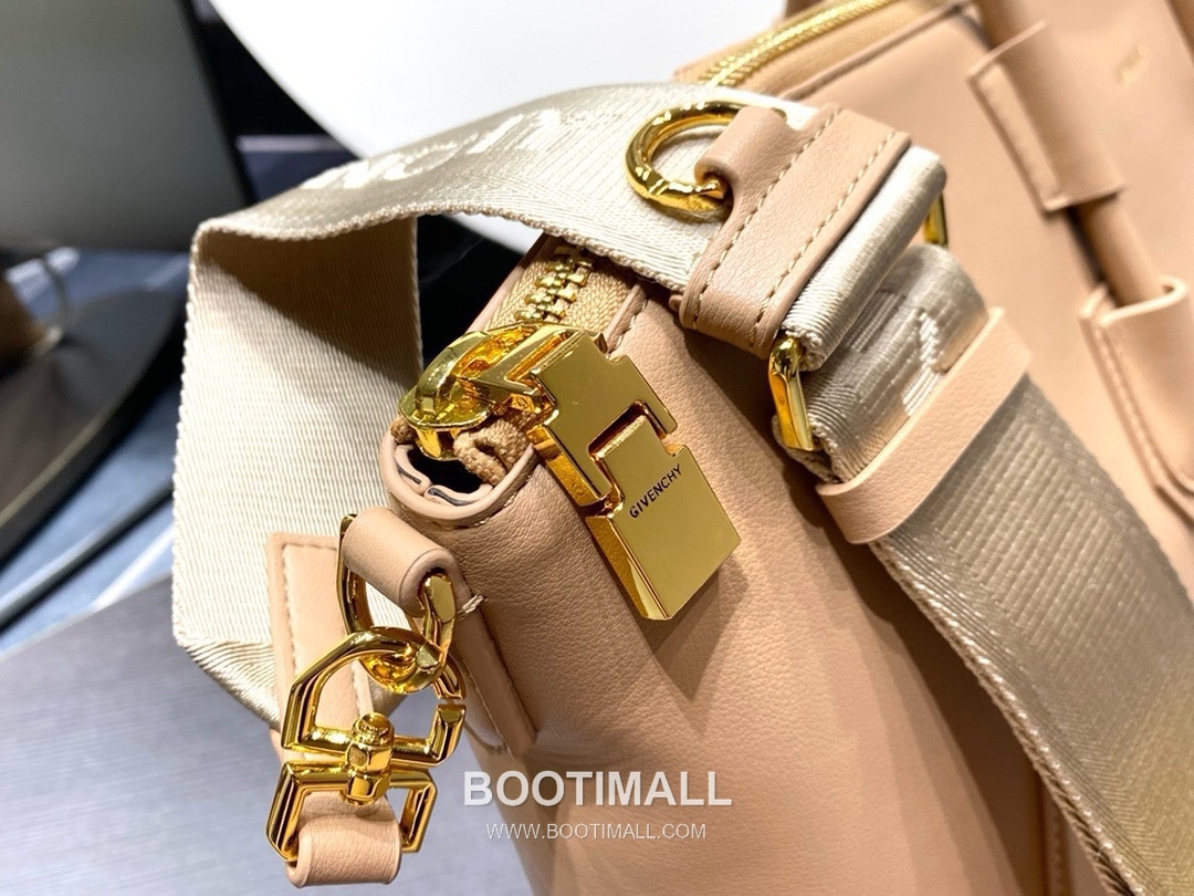 Givenchy Antigona Sport Calfskin Leather Black Shoulder Bag 지방시 안티고나 스포츠 카프스킨 레더 블랙 숄더백 48cm 7