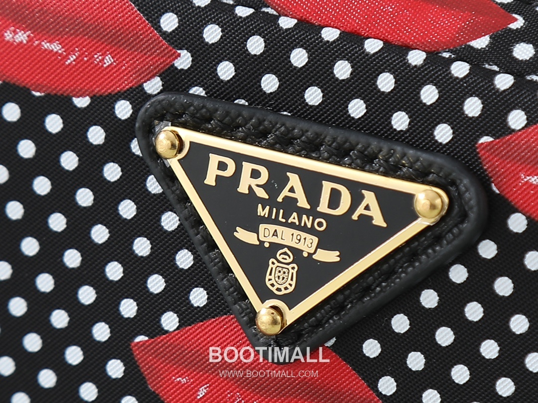 Prada 2HFL Leather Black Cosmetic Pouch 프라다 1ND339 2HFL F0002 레더 블랙 화장품 파우치 12.5cm 5