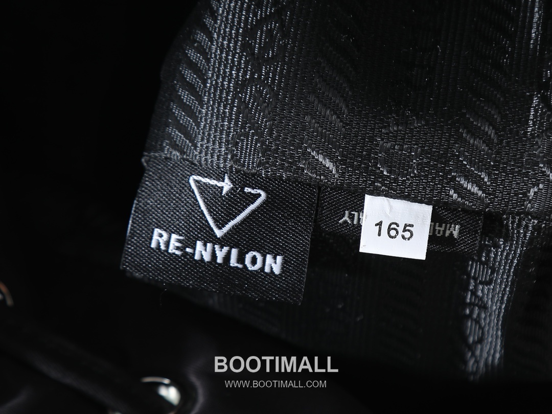 Prada Re-Nylon Drawstring Pouch Recycled Nylon, Calfskin Leather Black 프라다 리나일론 드로스트링 파우치 1NS369_R067_F0002 리사이클 나일론, 카프스킨 가죽 블랙 23cm 9