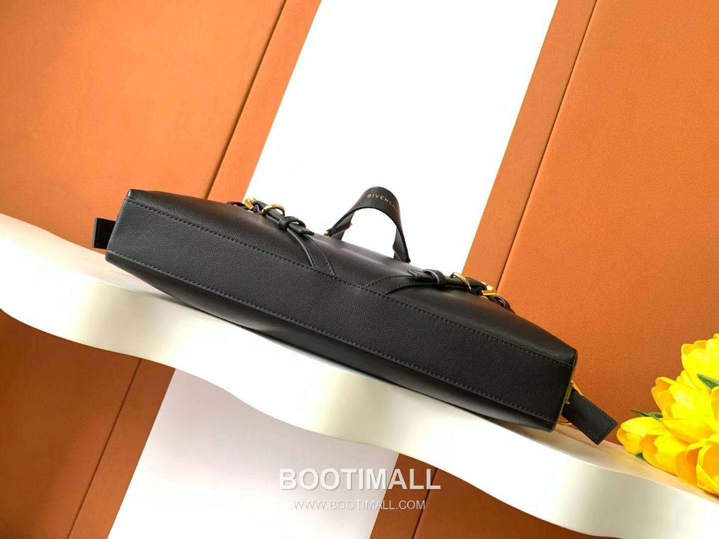 Givenchy TM Voyou Hobo Calfskin Leather Black Hobo Bag 지방시 TM 보야주 호보 카프스킨 레더 블랙 호보백 40cm 4
