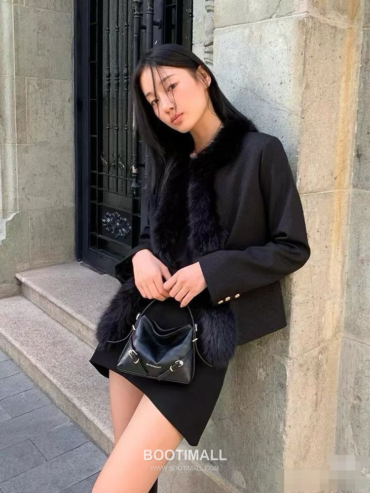 Givenchy Voyou Nano Bag Leather Black Shoulder Bag 지방시 보야주 나노 백 레더 블랙 숄더백 22cm 2