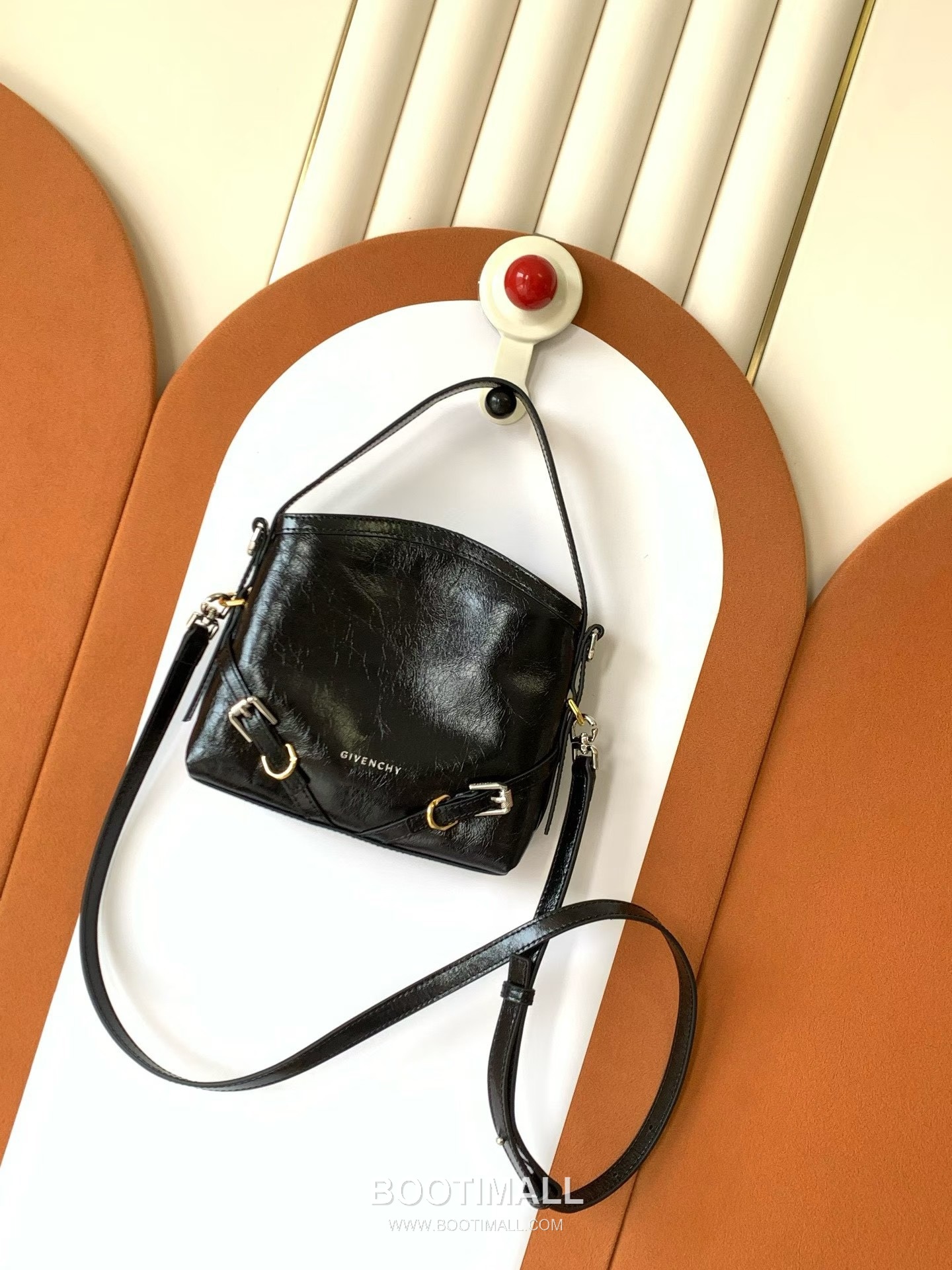 Givenchy Voyou Nano Bag Leather Black Shoulder Bag 지방시 보야주 나노 백 레더 블랙 숄더백 22cm 10