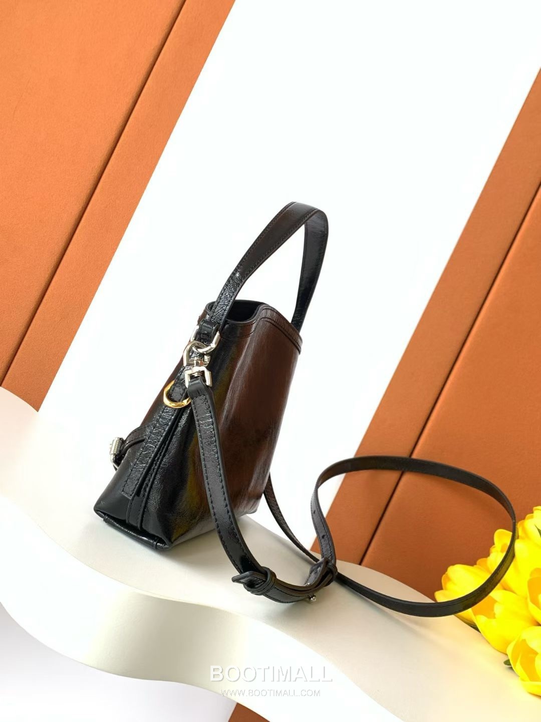 Givenchy Voyou Nano Bag Leather Black Shoulder Bag 지방시 보야주 나노 백 레더 블랙 숄더백 22cm 12