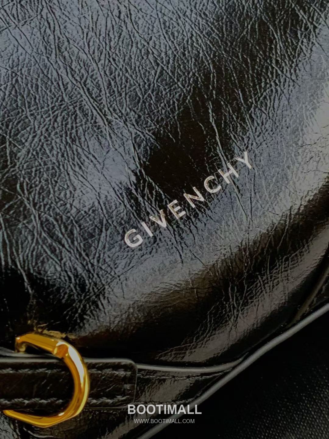 Givenchy Voyou Nano Bag Leather Black Shoulder Bag 지방시 보야주 나노 백 레더 블랙 숄더백 22cm 16