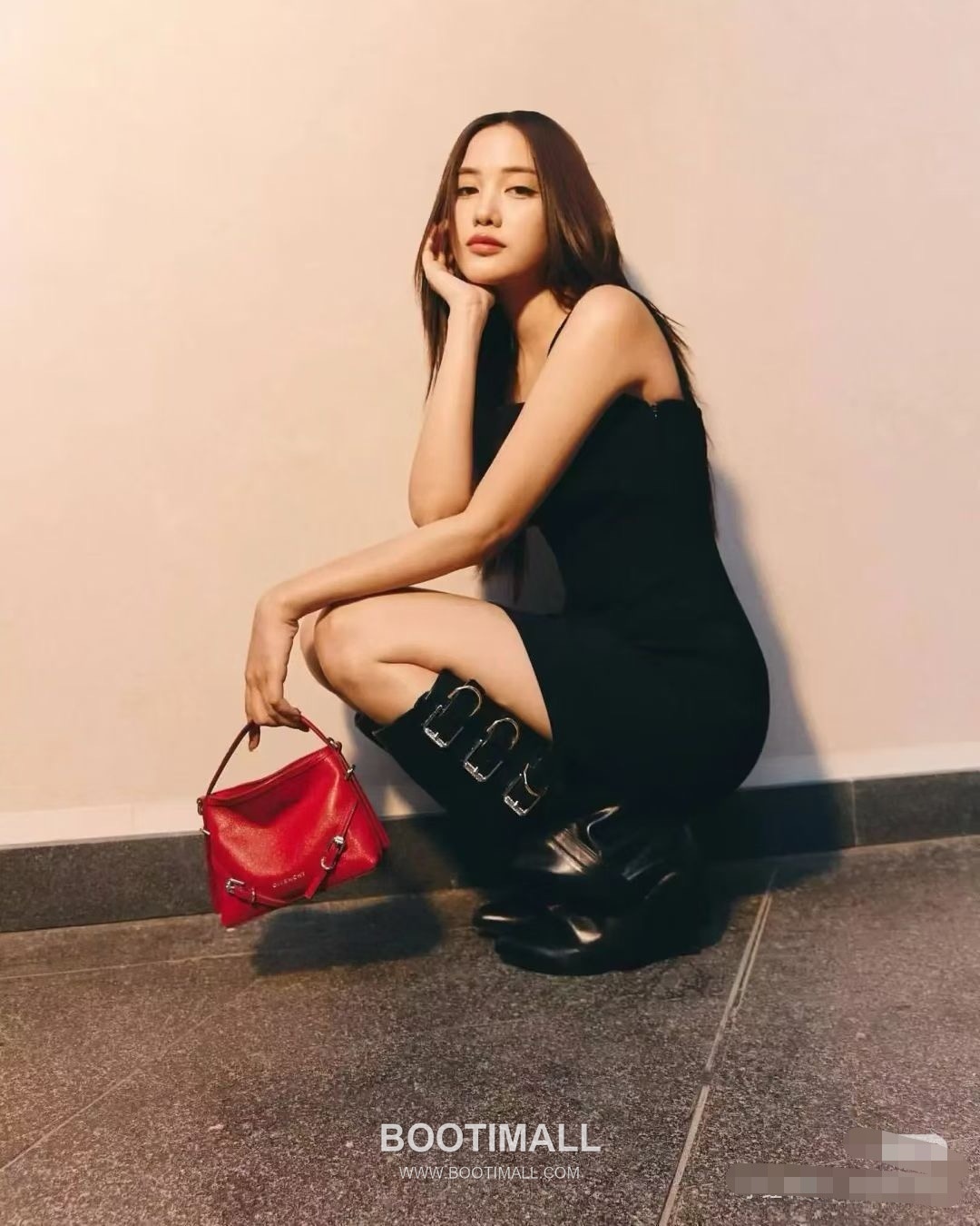 Givenchy Voyou Nano Bag Leather Black Shoulder Bag 지방시 보야주 나노 백 레더 블랙 숄더백 22cm 3