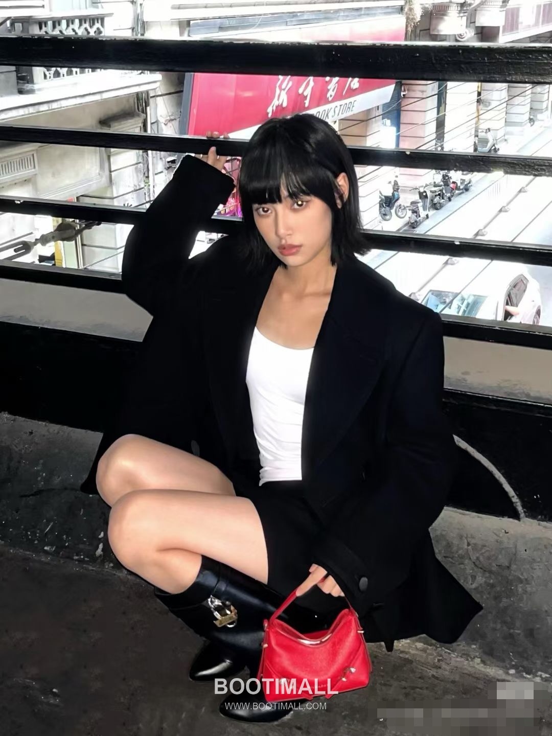 Givenchy Voyou Nano Bag Leather Black Shoulder Bag 지방시 보야주 나노 백 레더 블랙 숄더백 22cm 7