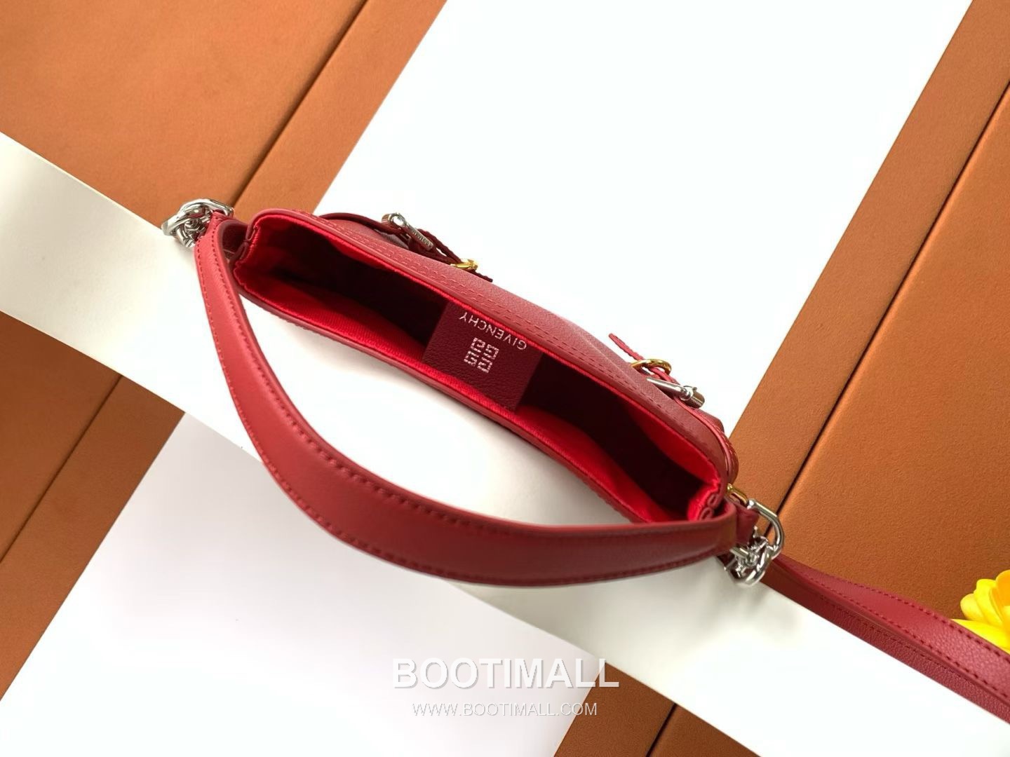 Givenchy Voyou Nano Bag Leather Black Shoulder Bag 지방시 보야주 나노 백 레더 블랙 숄더백 22cm 14