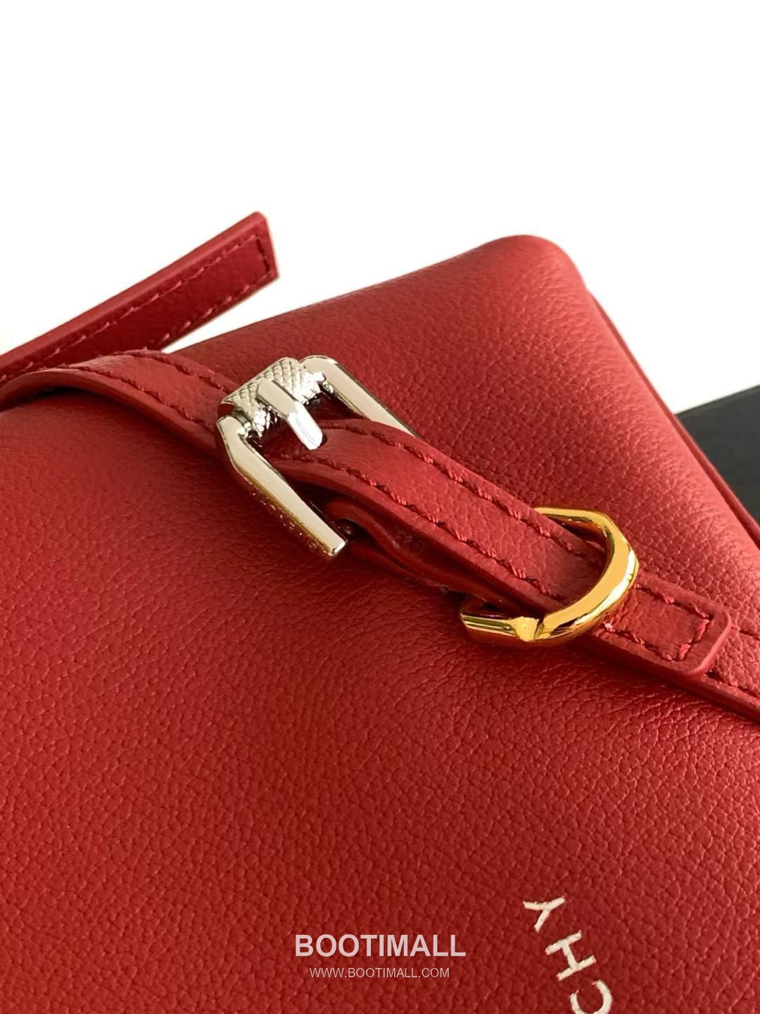 Givenchy Voyou Nano Bag Leather Black Shoulder Bag 지방시 보야주 나노 백 레더 블랙 숄더백 22cm 16