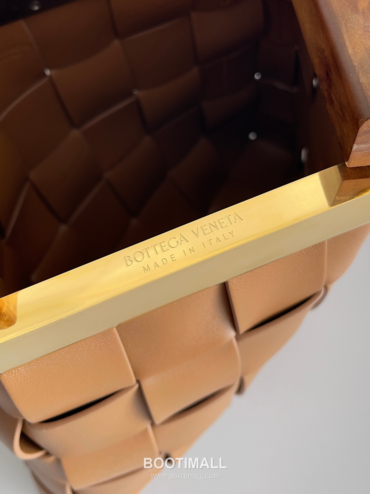 Bottega Veneta Intrecciato Wood Clutch Nappa Lambskin Brown 보테가 베네타 인트레치아토 우드 클러치 나파 램스킨 브라운 28cm 9