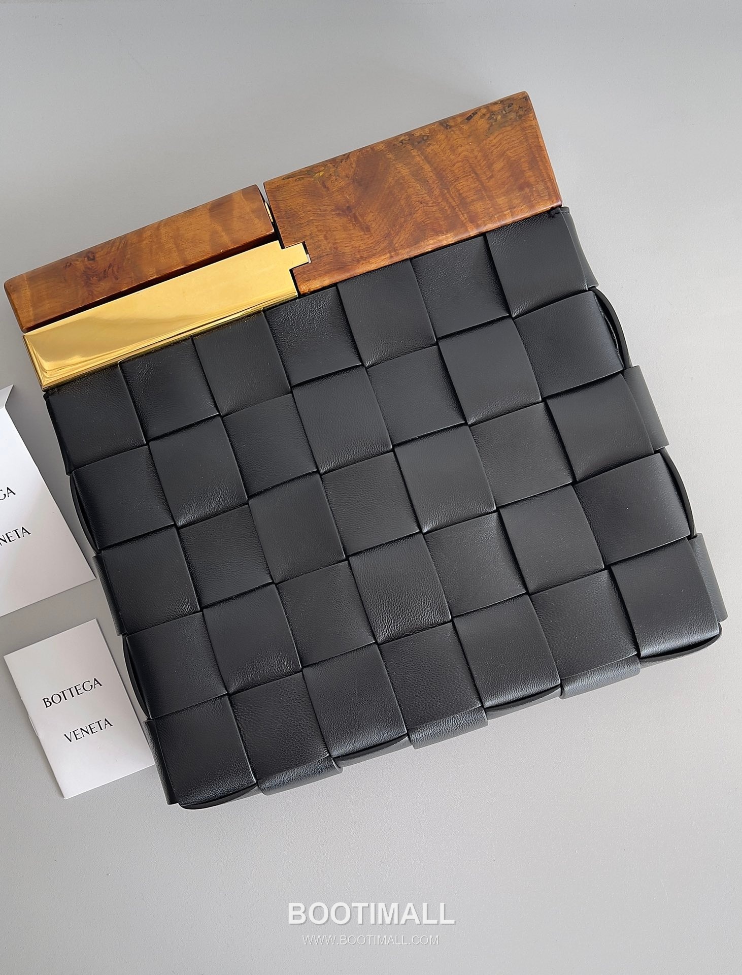 Bottega Veneta Intrecciato Wood Clutch Nappa Lambskin Brown 보테가 베네타 인트레치아토 우드 클러치 나파 램스킨 브라운 28cm 4
