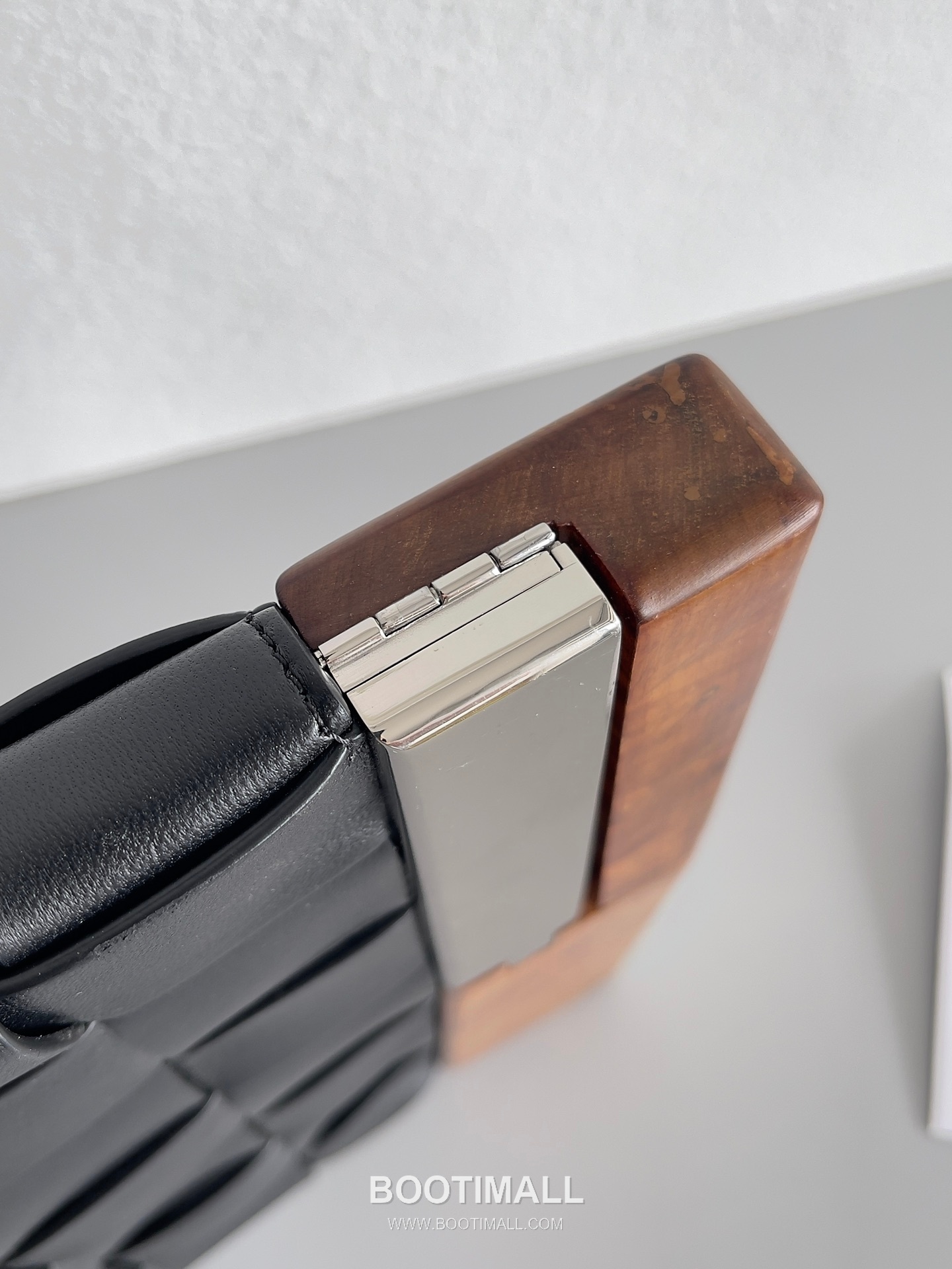 Bottega Veneta Intrecciato Wood Clutch Nappa Lambskin Brown 보테가 베네타 인트레치아토 우드 클러치 나파 램스킨 브라운 28cm 6