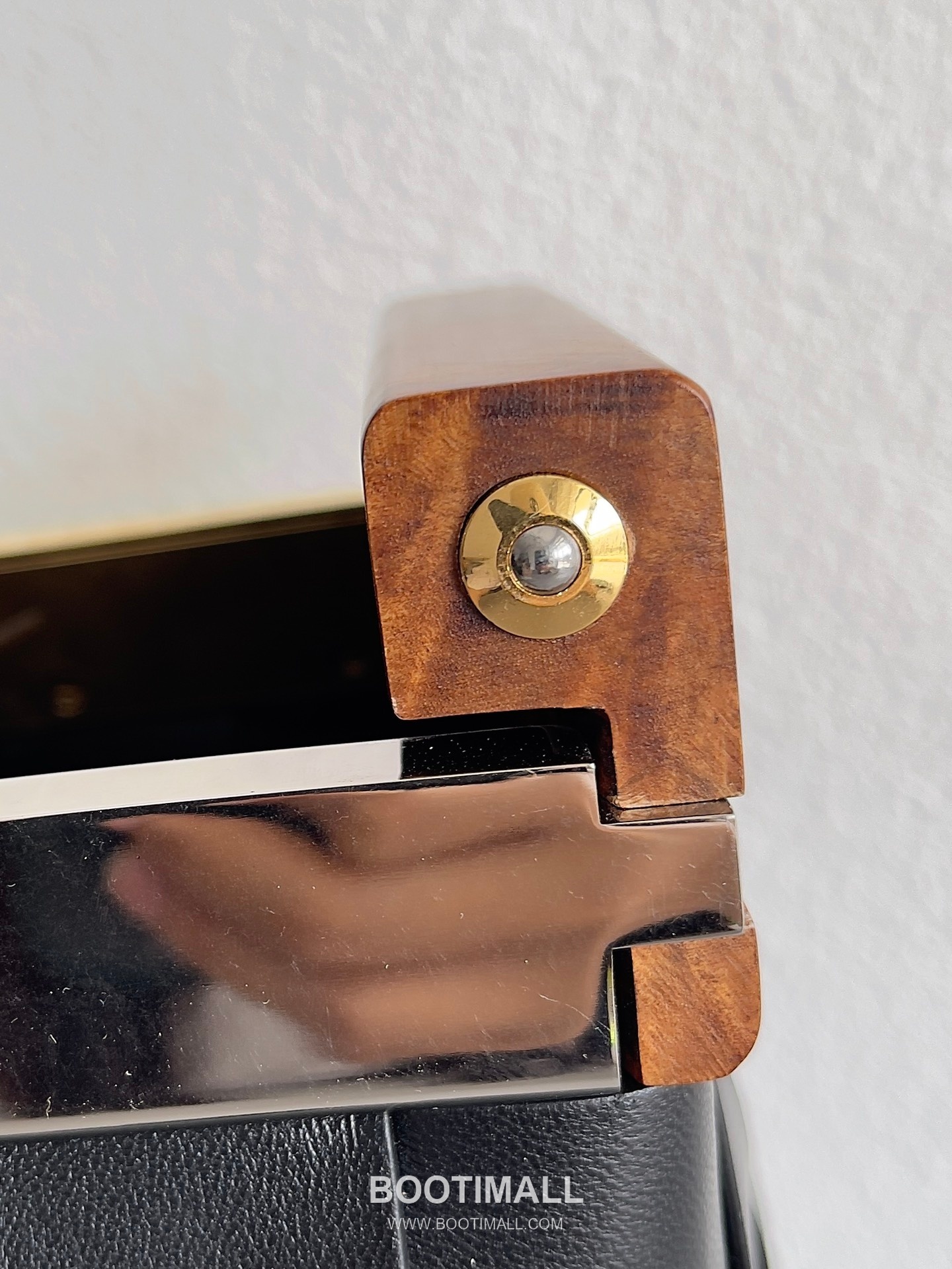 Bottega Veneta Intrecciato Wood Clutch Nappa Lambskin Brown 보테가 베네타 인트레치아토 우드 클러치 나파 램스킨 브라운 28cm 10