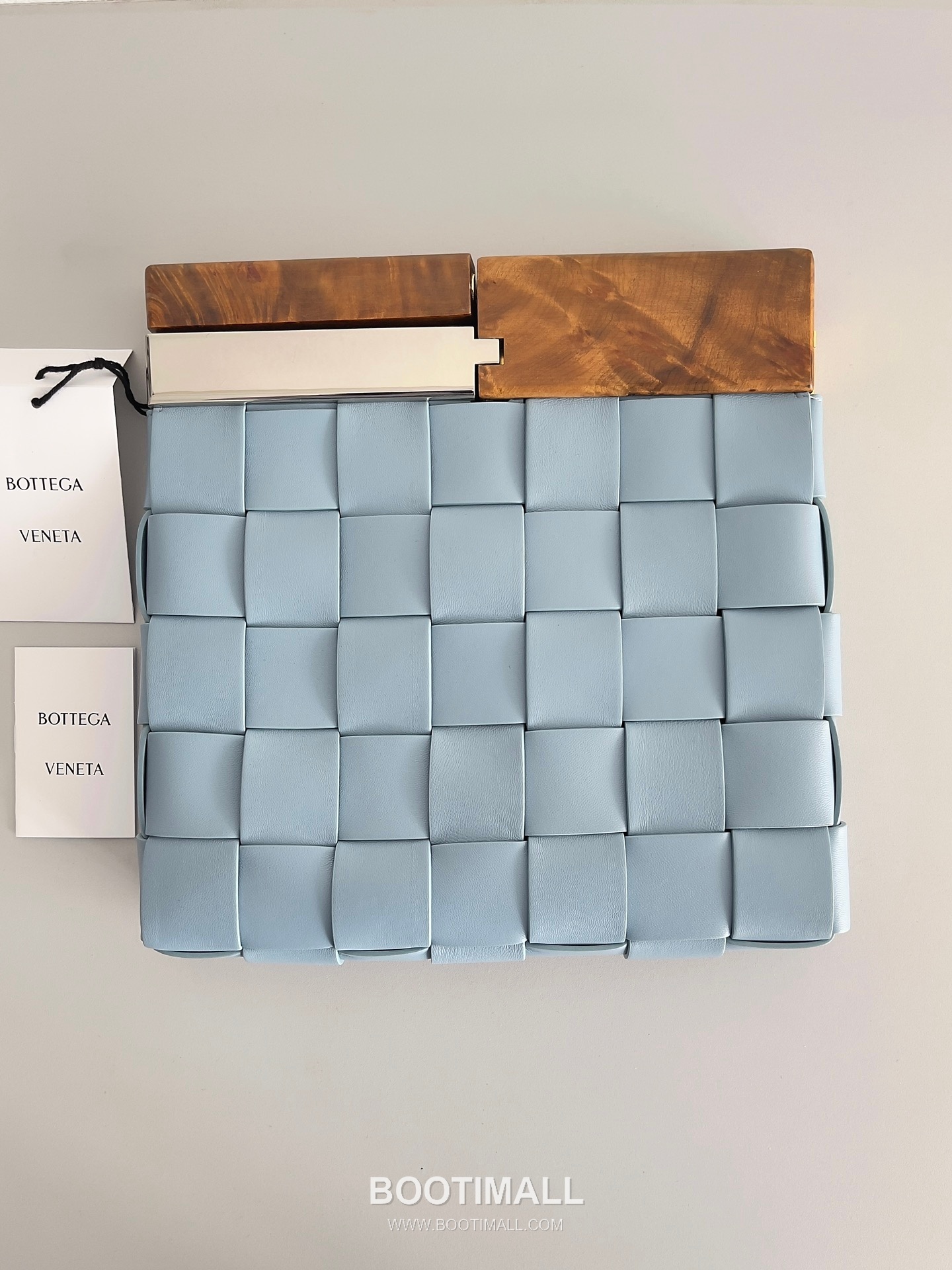 Bottega Veneta Intrecciato Wood Clutch Nappa Lambskin Brown 보테가 베네타 인트레치아토 우드 클러치 나파 램스킨 브라운 28cm 2