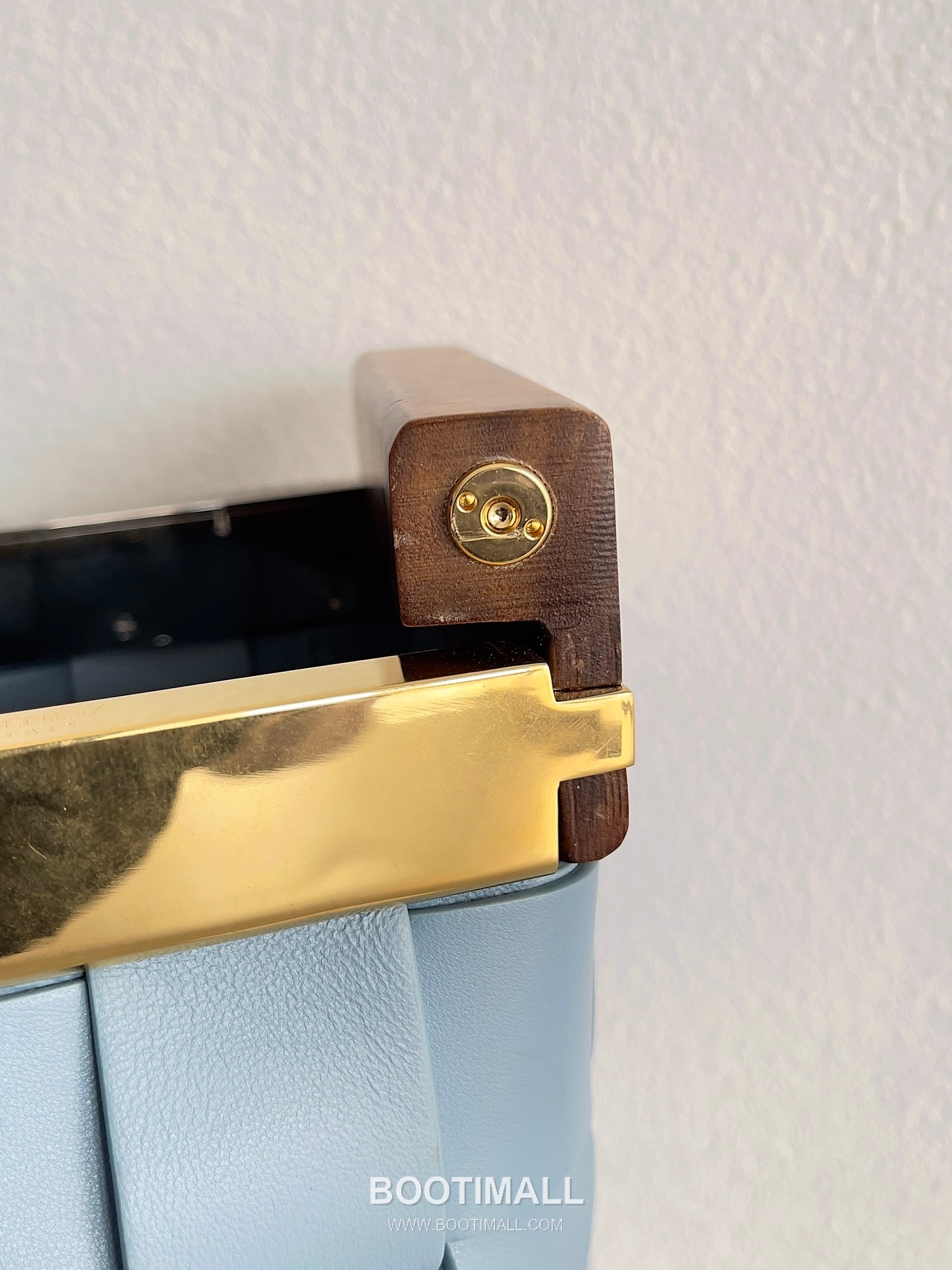 Bottega Veneta Intrecciato Wood Clutch Nappa Lambskin Brown 보테가 베네타 인트레치아토 우드 클러치 나파 램스킨 브라운 28cm 10