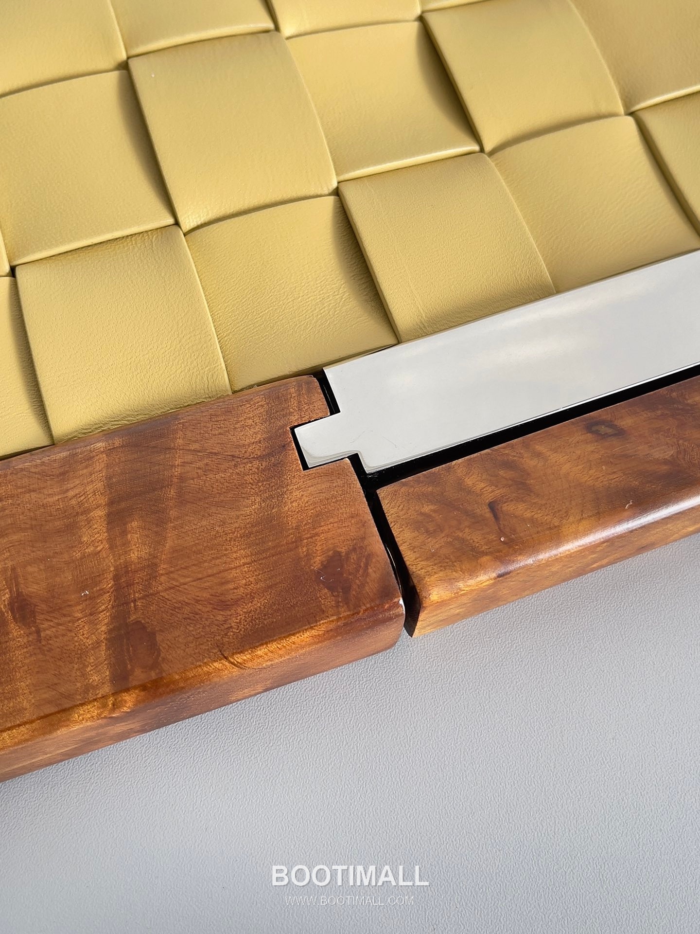 Bottega Veneta Intrecciato Wood Clutch Nappa Lambskin Brown 보테가 베네타 인트레치아토 우드 클러치 나파 램스킨 브라운 28cm 7