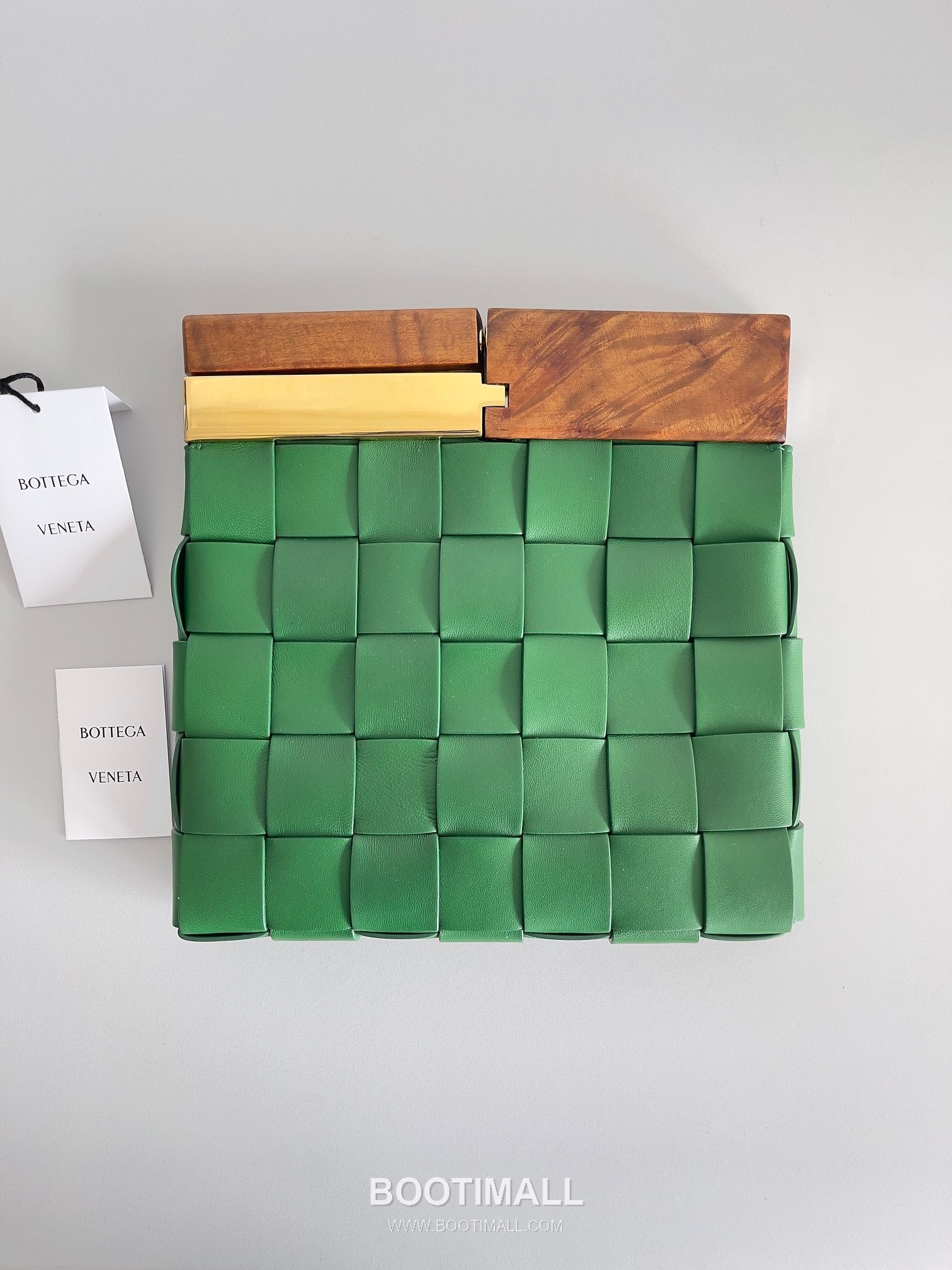 Bottega Veneta Intrecciato Wood Clutch Nappa Lambskin Brown 보테가 베네타 인트레치아토 우드 클러치 나파 램스킨 브라운 28cm 2