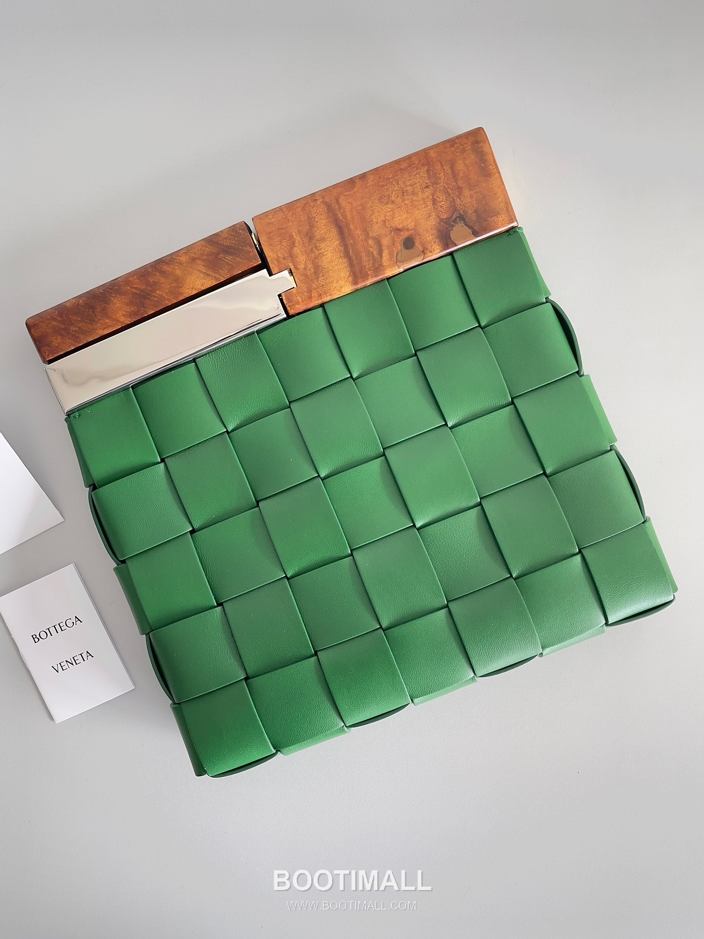 Bottega Veneta Intrecciato Wood Clutch Nappa Lambskin Brown 보테가 베네타 인트레치아토 우드 클러치 나파 램스킨 브라운 28cm 3