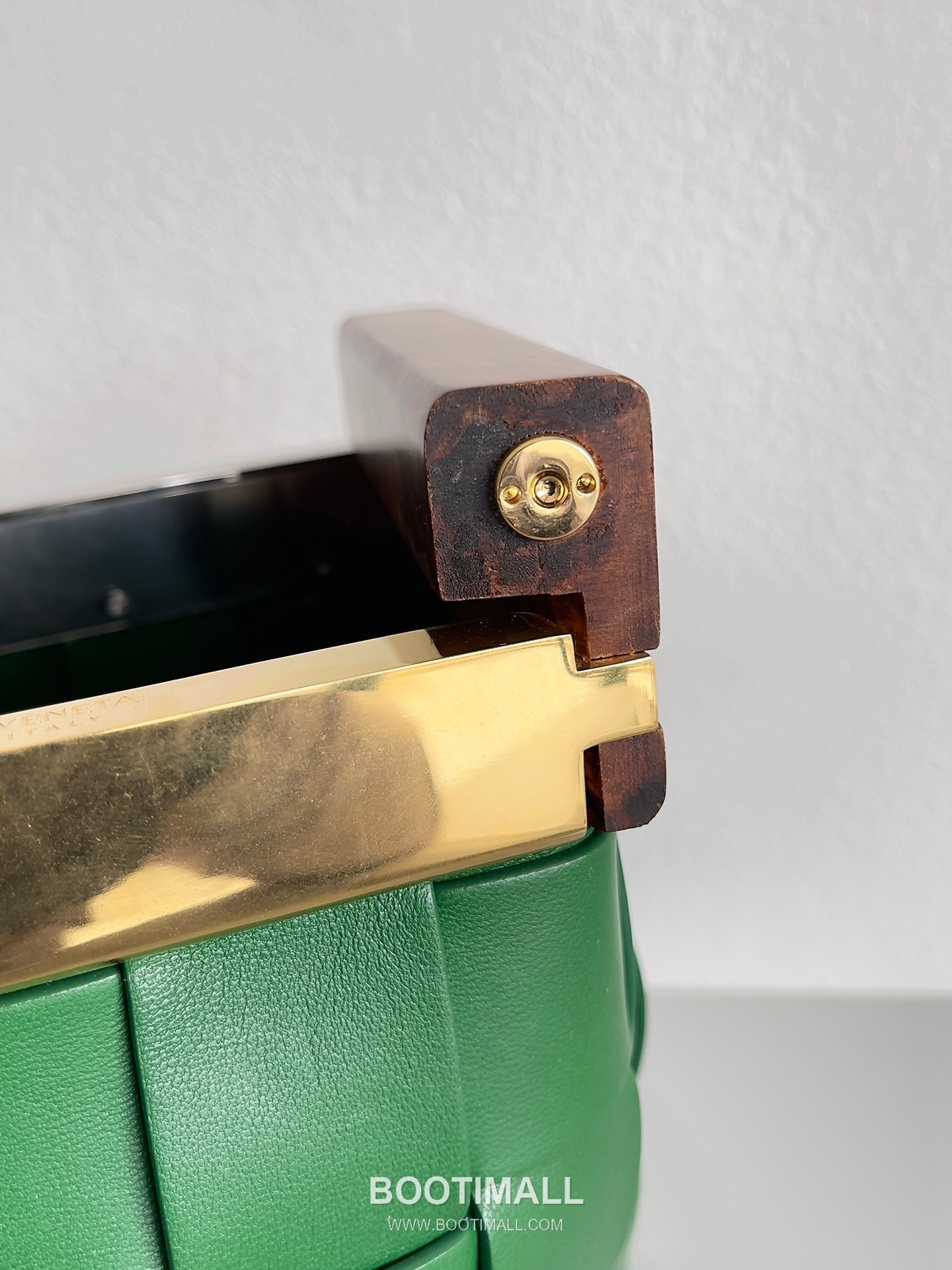 Bottega Veneta Intrecciato Wood Clutch Nappa Lambskin Brown 보테가 베네타 인트레치아토 우드 클러치 나파 램스킨 브라운 28cm 7