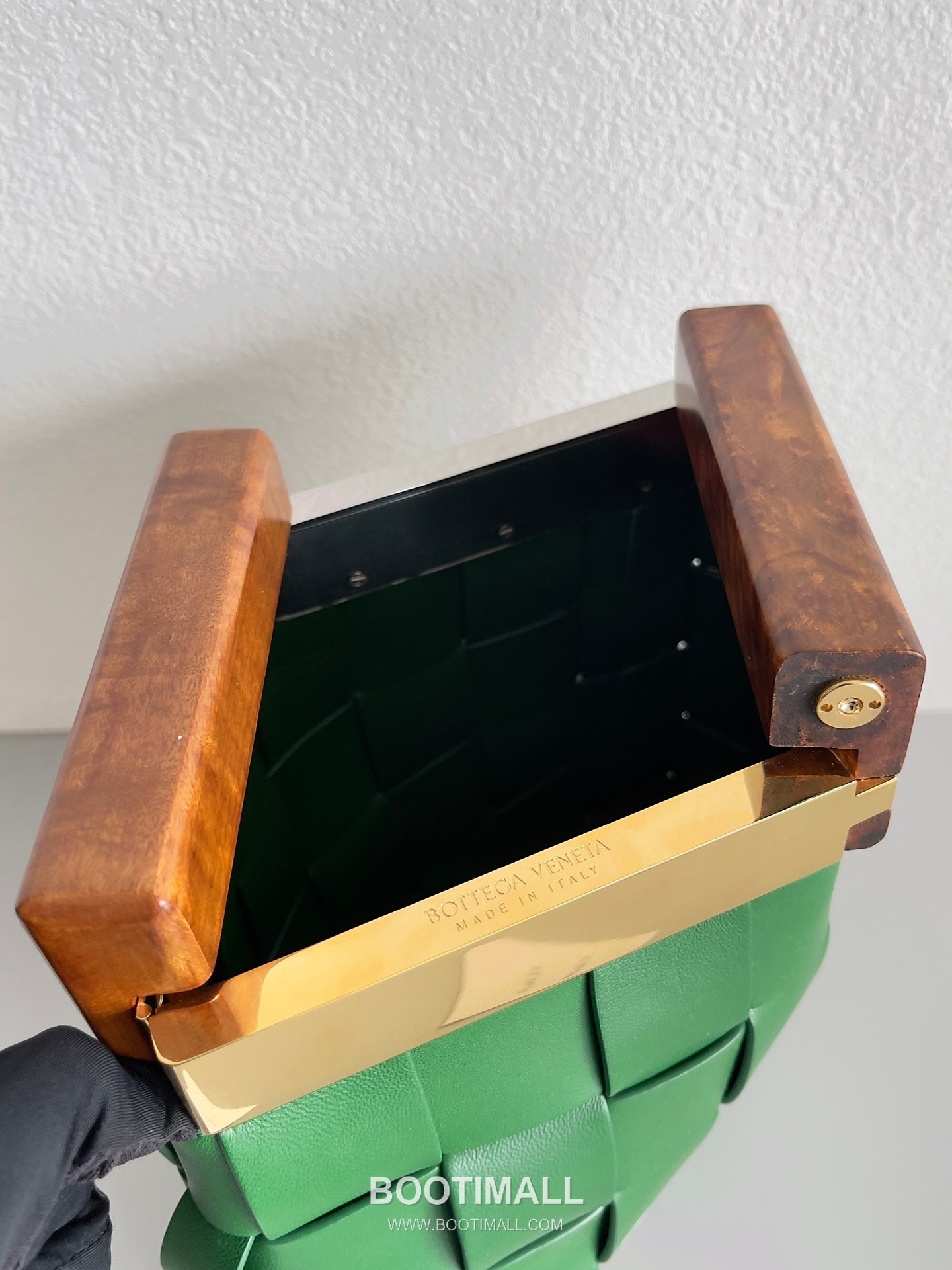 Bottega Veneta Intrecciato Wood Clutch Nappa Lambskin Brown 보테가 베네타 인트레치아토 우드 클러치 나파 램스킨 브라운 28cm 9