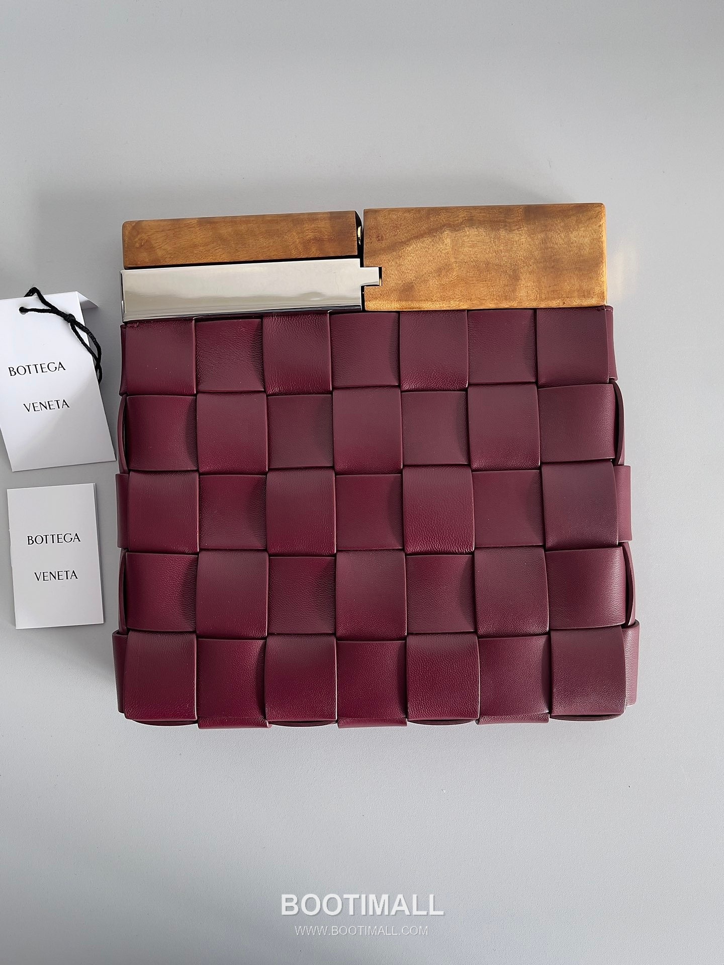 Bottega Veneta Intrecciato Wood Clutch Nappa Lambskin Brown 보테가 베네타 인트레치아토 우드 클러치 나파 램스킨 브라운 28cm 2