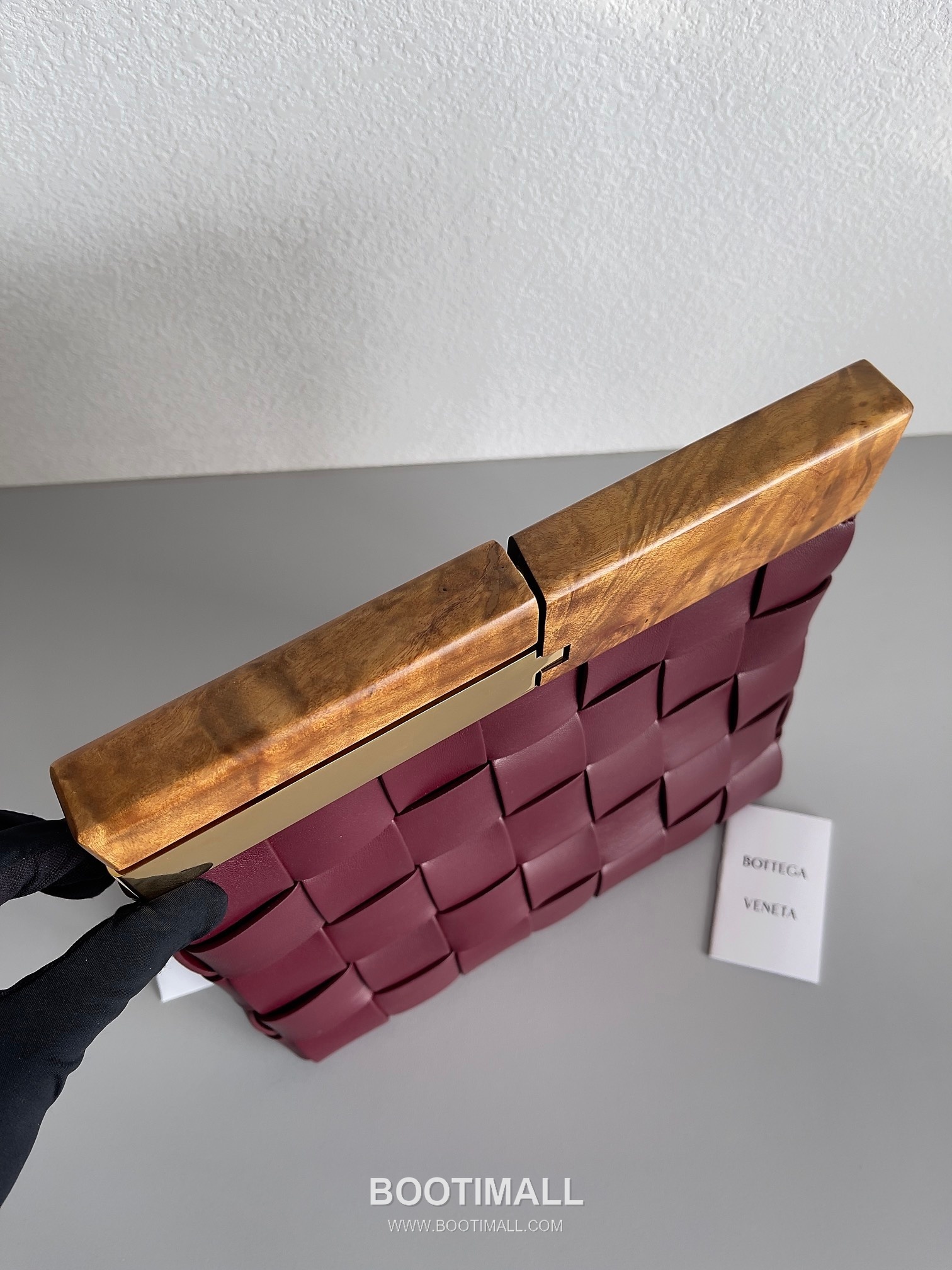 Bottega Veneta Intrecciato Wood Clutch Nappa Lambskin Brown 보테가 베네타 인트레치아토 우드 클러치 나파 램스킨 브라운 28cm 4