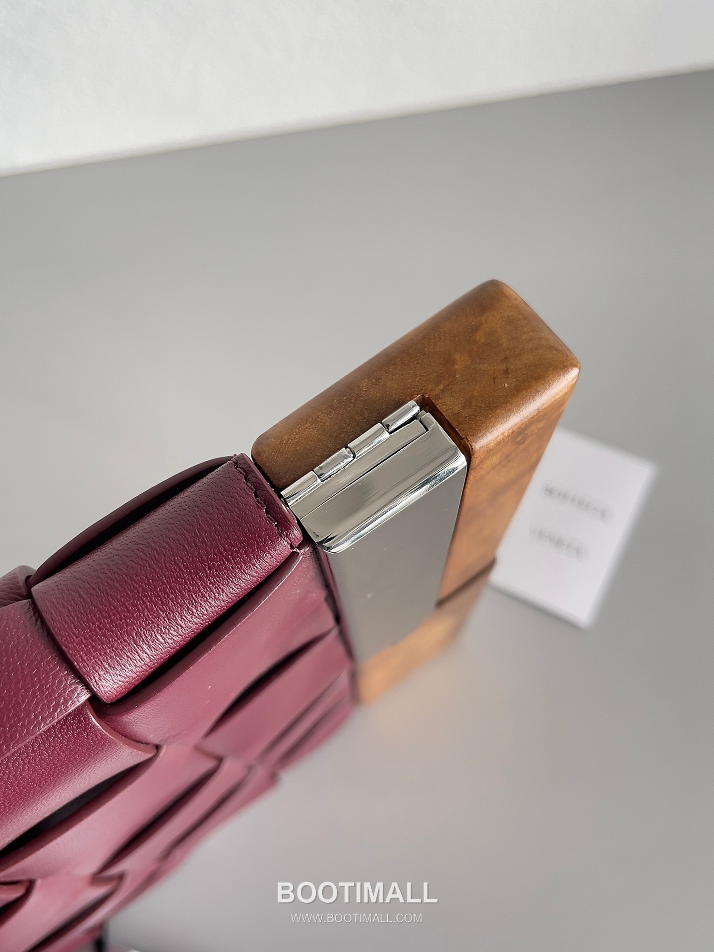 Bottega Veneta Intrecciato Wood Clutch Nappa Lambskin Brown 보테가 베네타 인트레치아토 우드 클러치 나파 램스킨 브라운 28cm 6