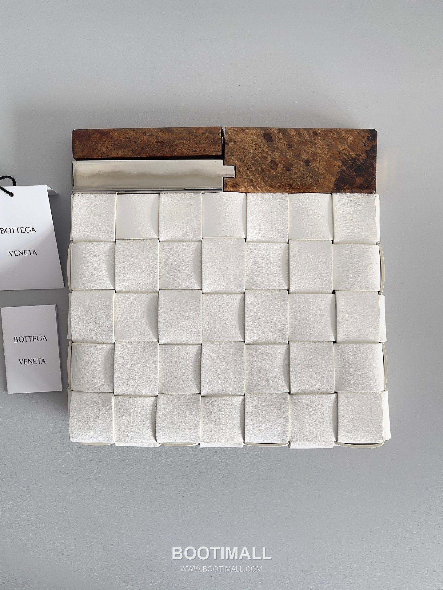 Bottega Veneta Intrecciato Wood Clutch Nappa Lambskin Brown 보테가 베네타 인트레치아토 우드 클러치 나파 램스킨 브라운 28cm 2