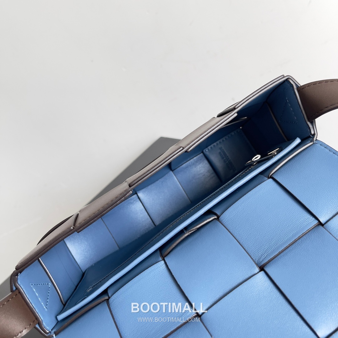 Bottega Veneta Cassette Bag Leather Brown Shoulder Bag 보테가베네타 카세트 백 레더 브라운 숄더백 23cm 7