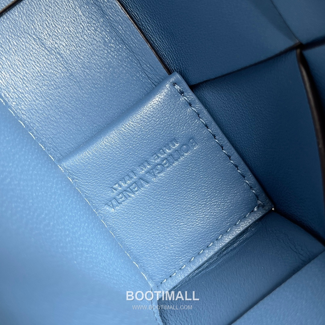 Bottega Veneta Cassette Bag Leather Brown Shoulder Bag 보테가베네타 카세트 백 레더 브라운 숄더백 23cm 8