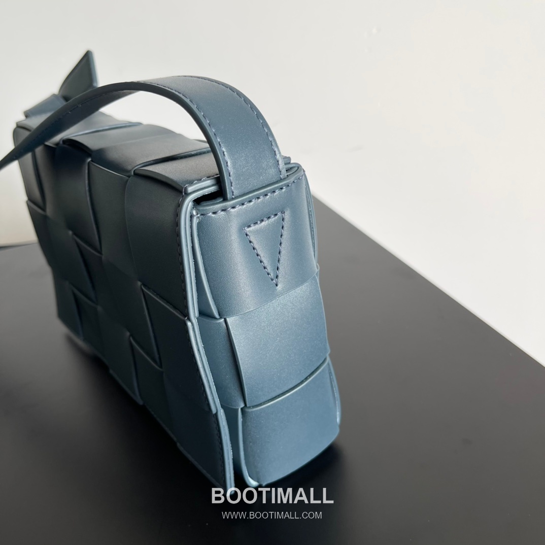 Bottega Veneta Cassette Bag Leather Brown Shoulder Bag 보테가베네타 카세트 백 레더 브라운 숄더백 23cm 4