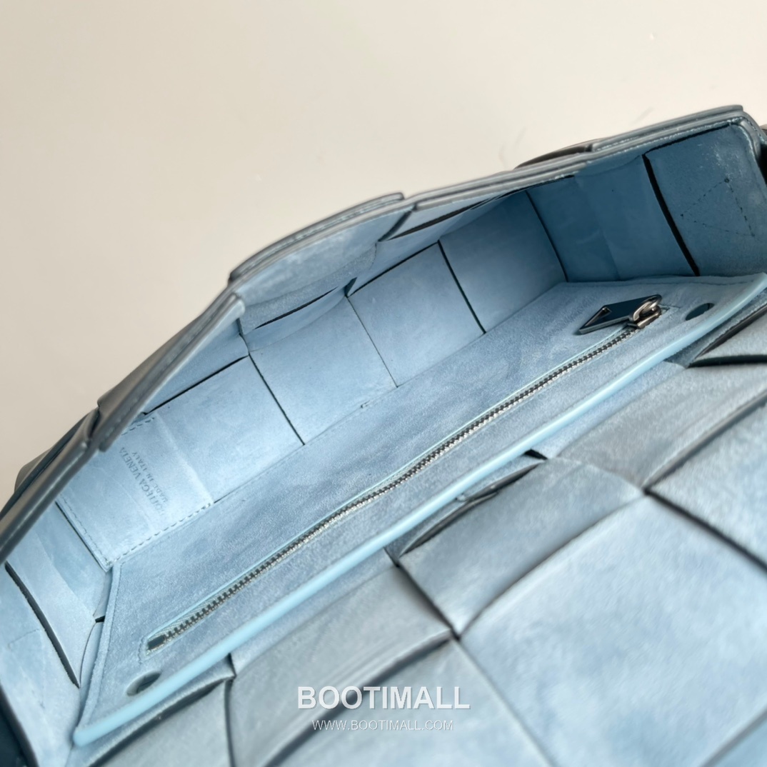 Bottega Veneta Cassette Bag Leather Brown Shoulder Bag 보테가베네타 카세트 백 레더 브라운 숄더백 23cm 7