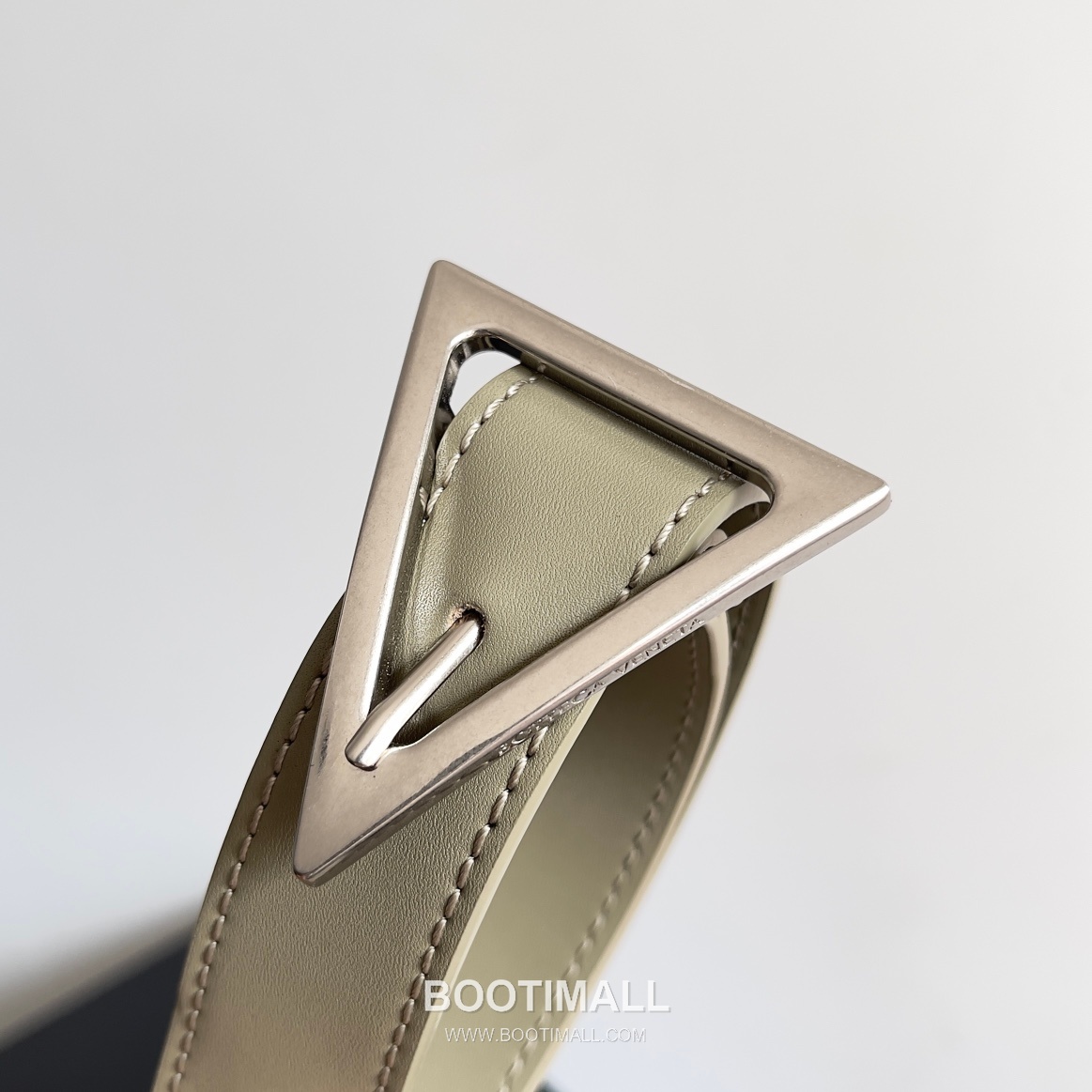 Bottega Veneta Cassette Bag Leather Brown Shoulder Bag 보테가베네타 카세트 백 레더 브라운 숄더백 23cm 5