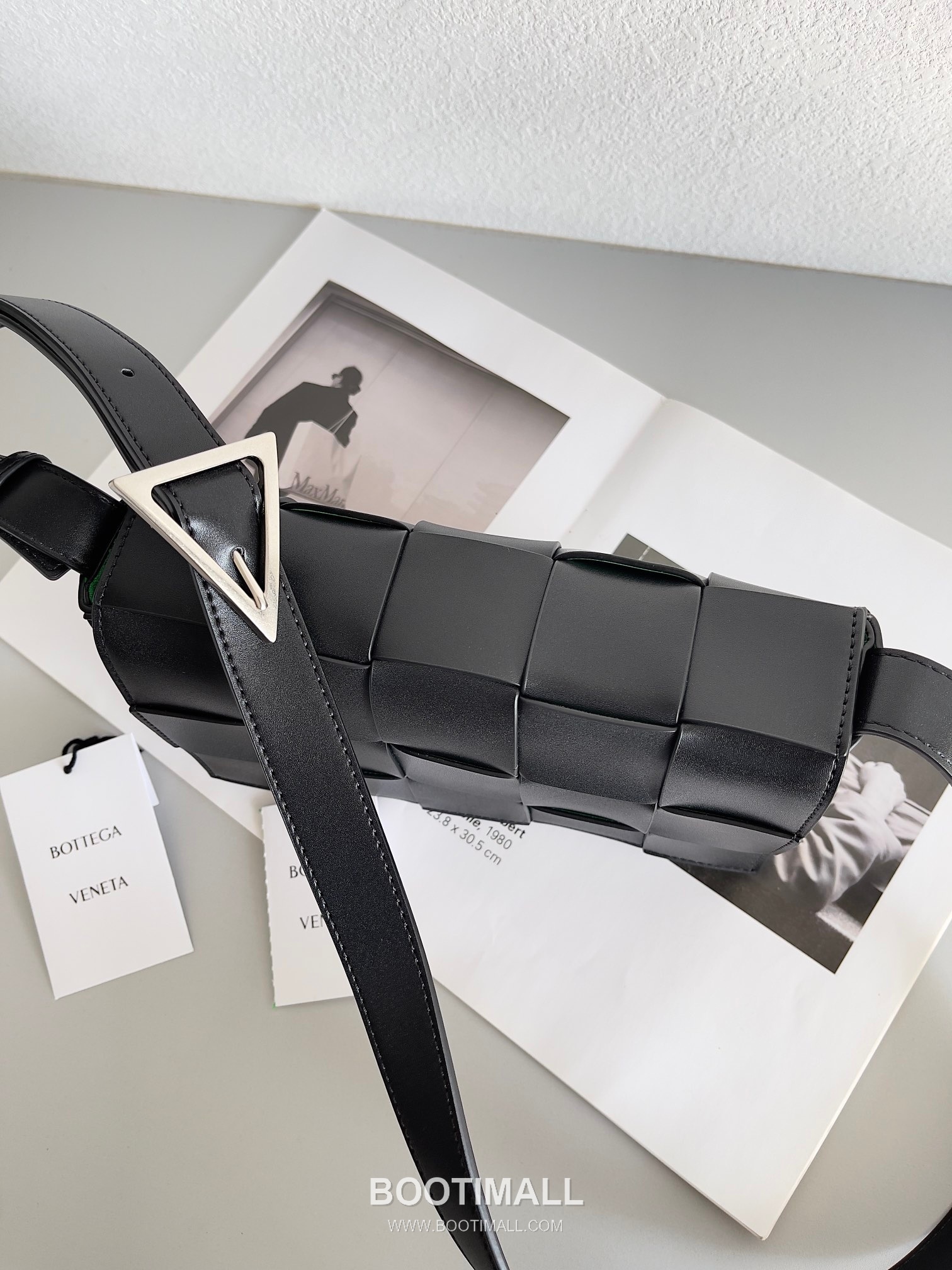 Bottega Veneta Cassette Bag Leather Brown Shoulder Bag 보테가베네타 카세트 백 레더 브라운 숄더백 23cm 3