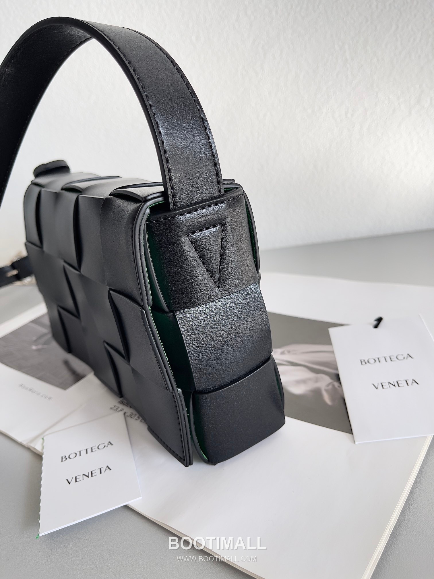 Bottega Veneta Cassette Bag Leather Brown Shoulder Bag 보테가베네타 카세트 백 레더 브라운 숄더백 23cm 4