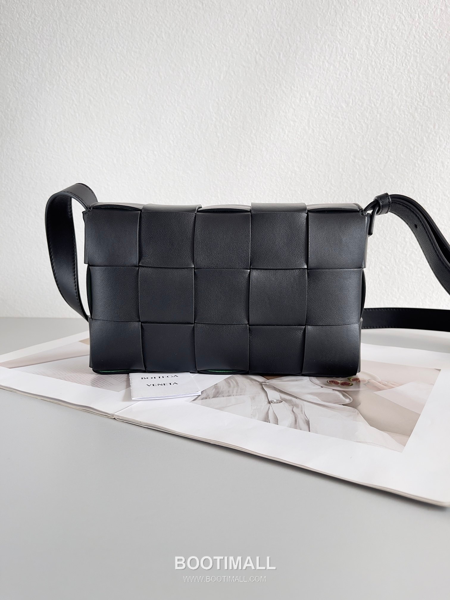 Bottega Veneta Cassette Bag Leather Brown Shoulder Bag 보테가베네타 카세트 백 레더 브라운 숄더백 23cm 2