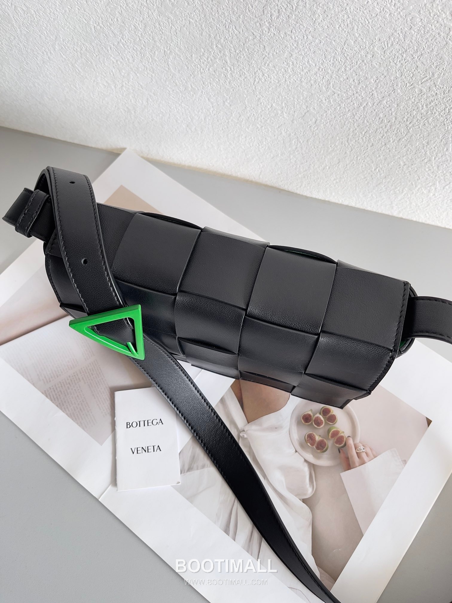 Bottega Veneta Cassette Bag Leather Brown Shoulder Bag 보테가베네타 카세트 백 레더 브라운 숄더백 23cm 4