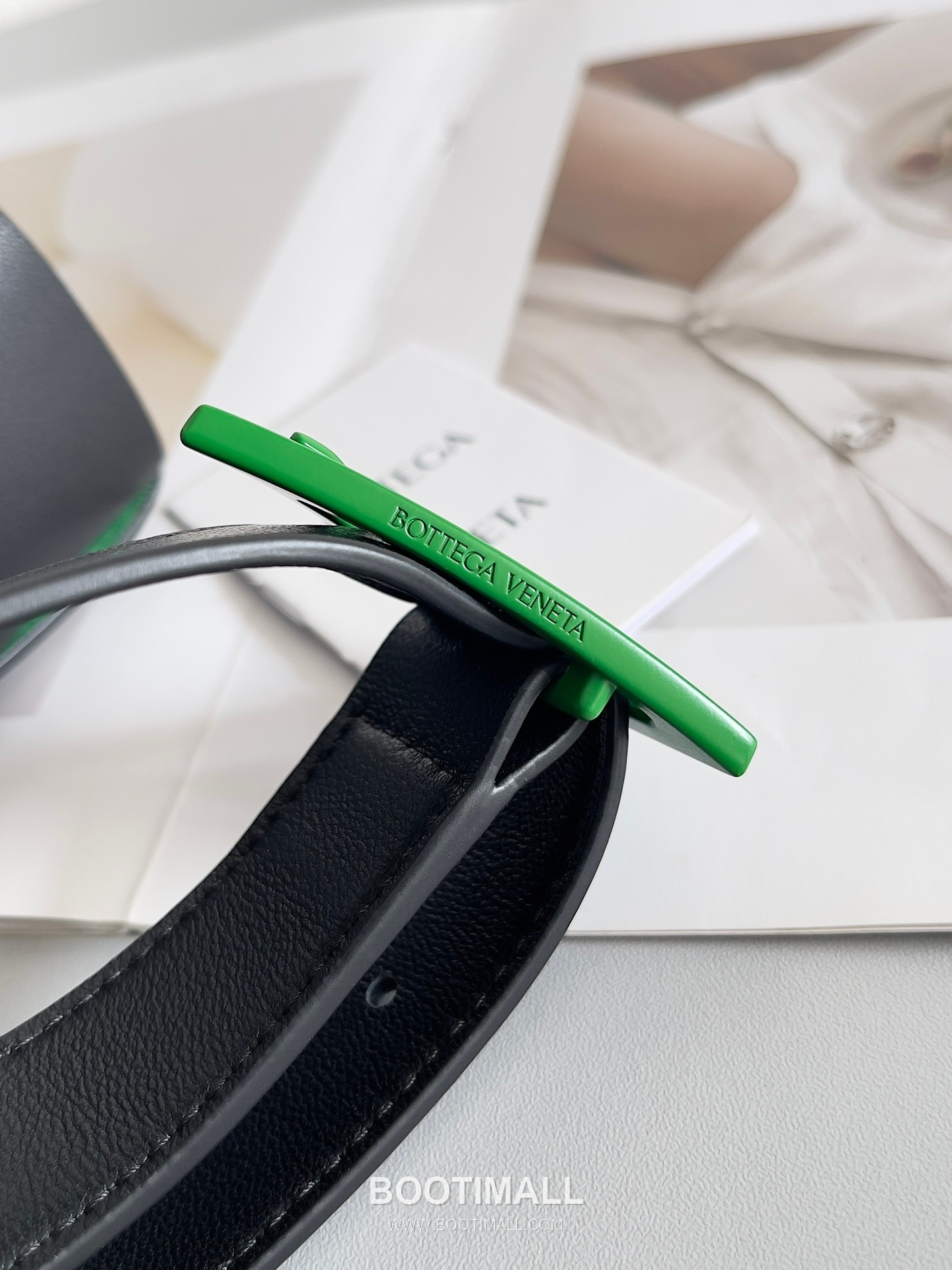 Bottega Veneta Cassette Bag Leather Brown Shoulder Bag 보테가베네타 카세트 백 레더 브라운 숄더백 23cm 5