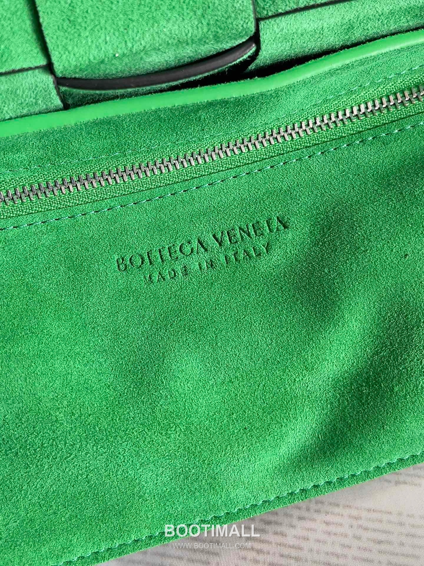 Bottega Veneta Cassette Bag Leather Brown Shoulder Bag 보테가베네타 카세트 백 레더 브라운 숄더백 23cm 8